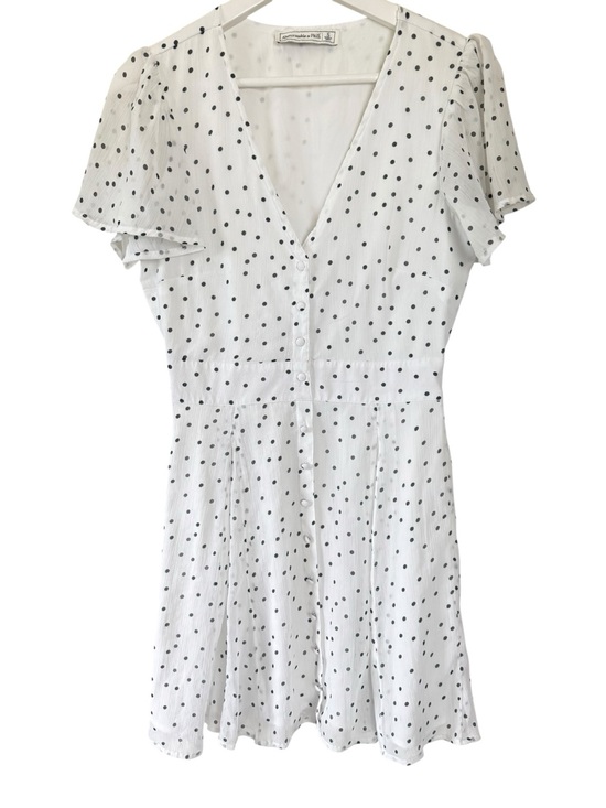 Abercrombie & Fitch Dresses & Skirts - Abercrombie & Fitch White Polka Dot Flutter‎ Sleeve Mini Dress Size | small